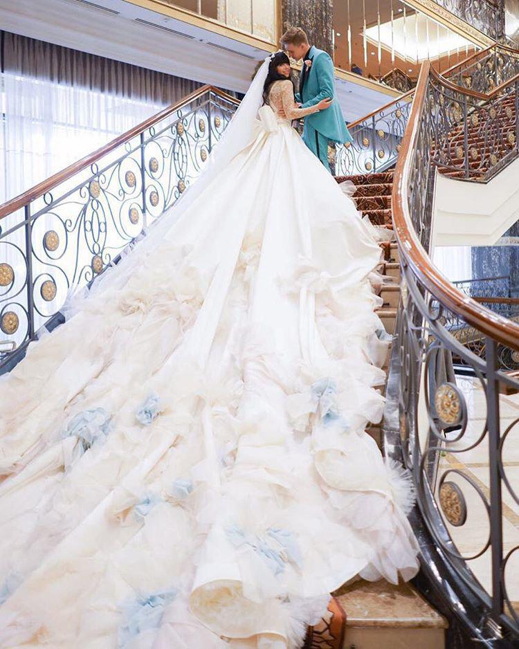 longest wedding gown