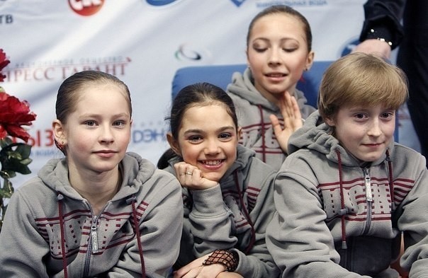 The students of Eteri Tutberidze, among whom are Yulia Lipnitskaya and Evgenia Medvedeva. Photo: © Social networks