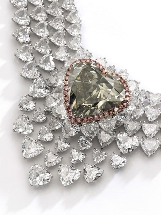The main jewelry of the Sotheby's Magnificent Jewels and Noble Jewels ...